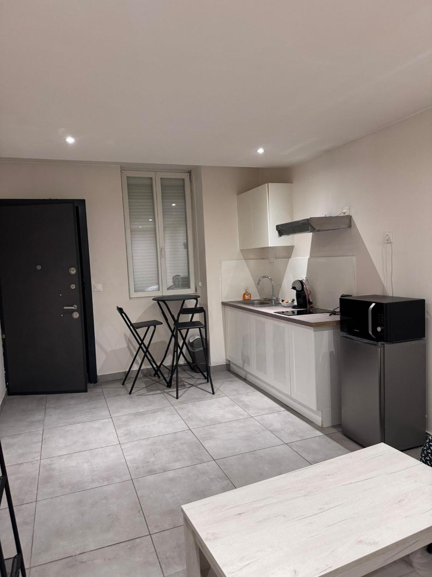 Studio En Centre Ville Montceau-les-Mines Buitenkant foto